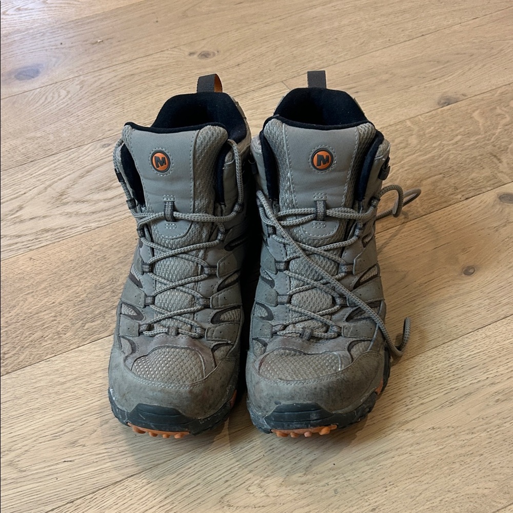Merrell Men's Gray and Tan Outdoor Boots